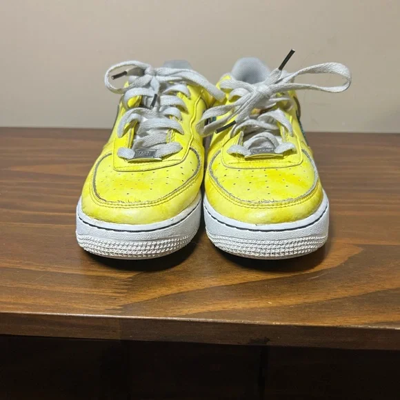 Nike Air Force 1 Peace Love Basketball Sneakers Shoes size 7Y 7 Youth Yellow - Picture 2 of 9